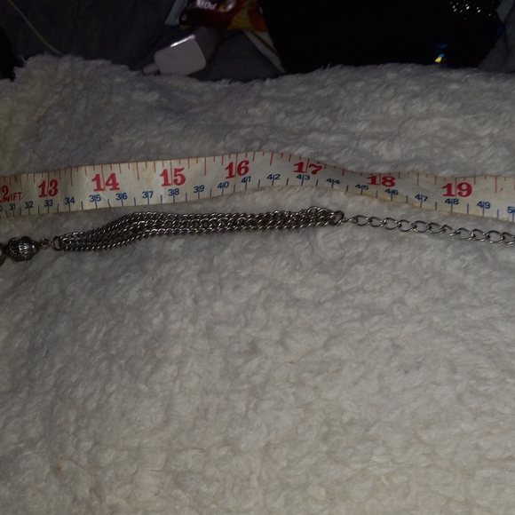 Cross necklace 16 or 17inches with a 3 inch adjustment chain - Picture 4 of 7